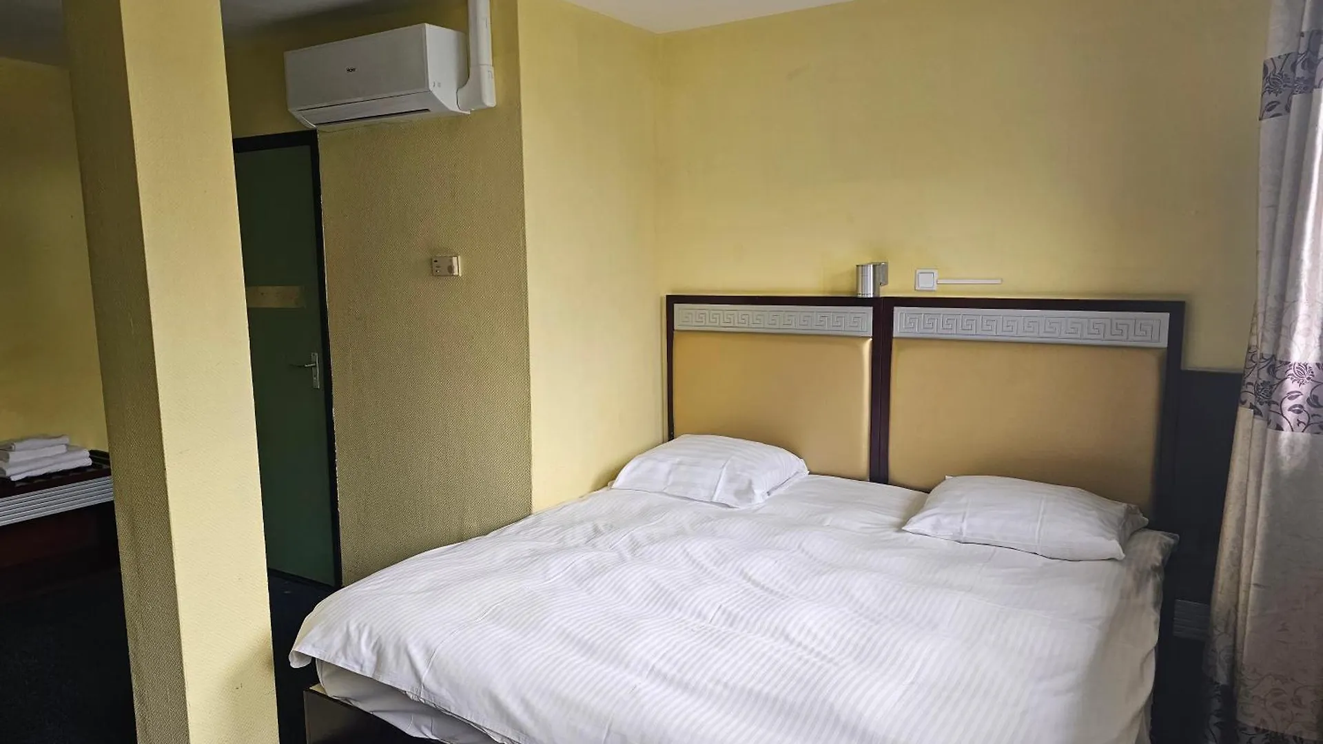 New Ocean Paradise Hotel Róterdam