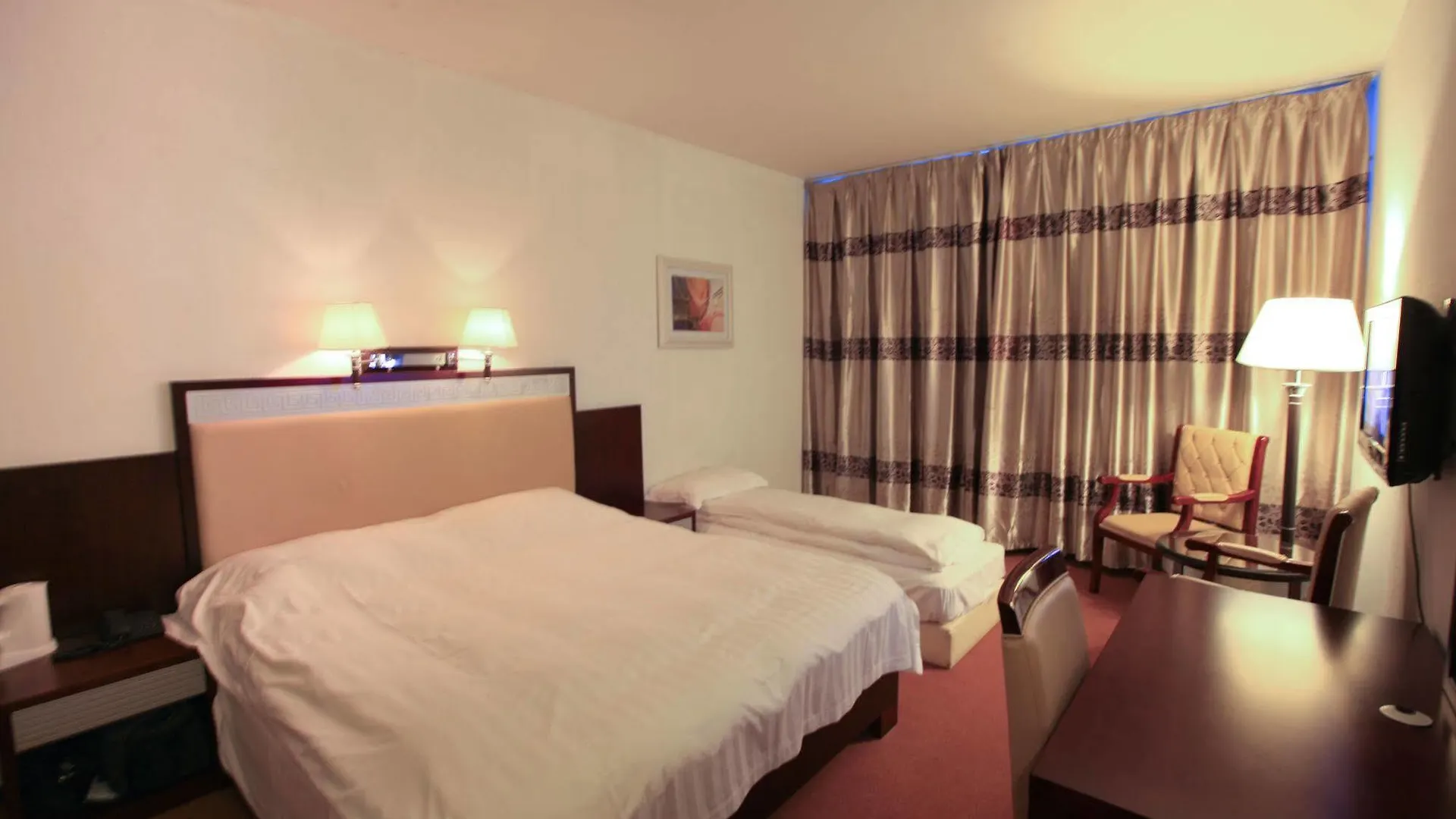 New Ocean Paradise Hotel Ρότερνταμ 3*,
